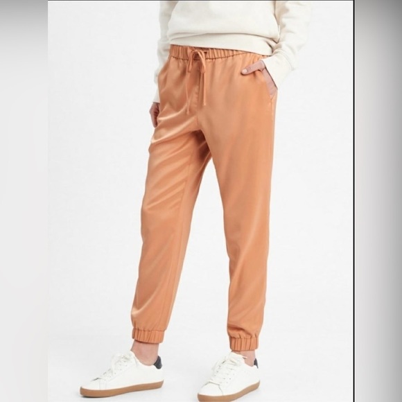 Banana Republic Pants - BANANA Republic Satin Style Silky Spandex Mix Joggers